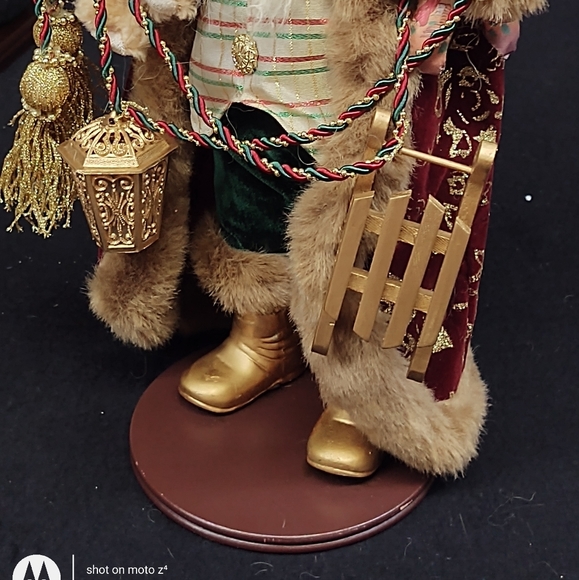16" Santa - Picture 7 of 7